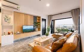 Exclusive 2-3 Bedroom Apartment In District 1 Free Pool Gym Sauna